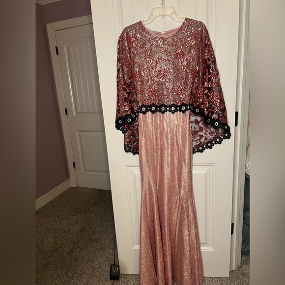 Pink Fancy Dress - Picture 4 of 7